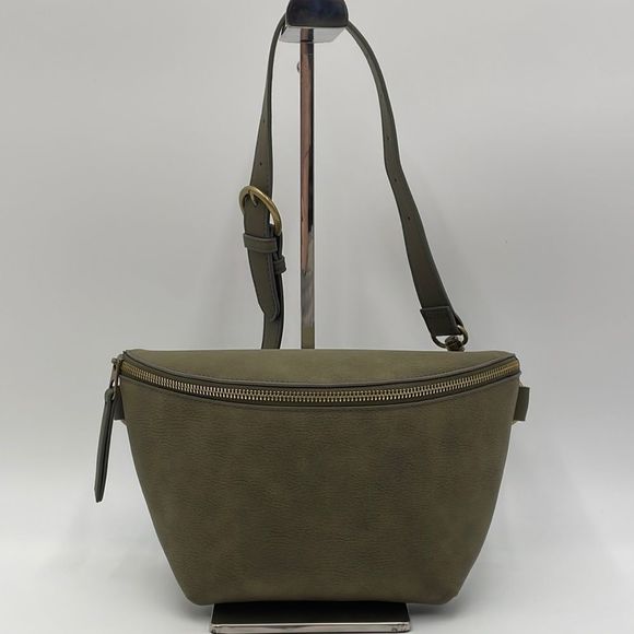 Universal Thread Handbags - Universal thread olive green Fanny pack NWOTS